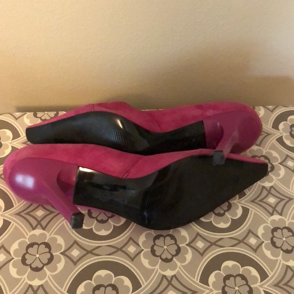 Pumps - Picture 3 of 4